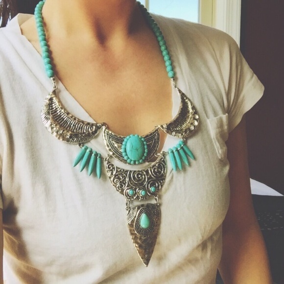 *CLOSING BOUTIQUE* - Picture 3 of 5